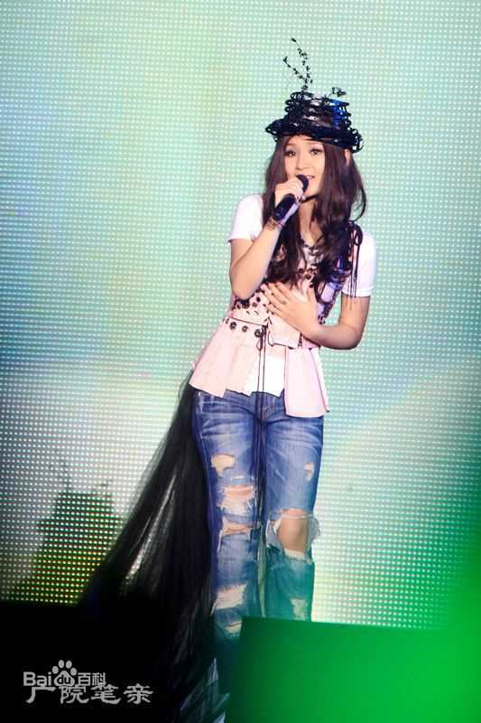 周笔畅(BiBi Zhou)“唱歌去旅行”巡回演唱会素颜照壁纸