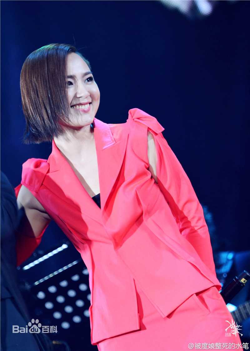 周笔畅(BiBi Zhou)“Unlock”巡回演唱会前后照片