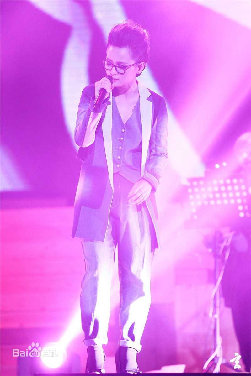周笔畅(BiBi Zhou)“Unlock”巡回演唱会前后照片