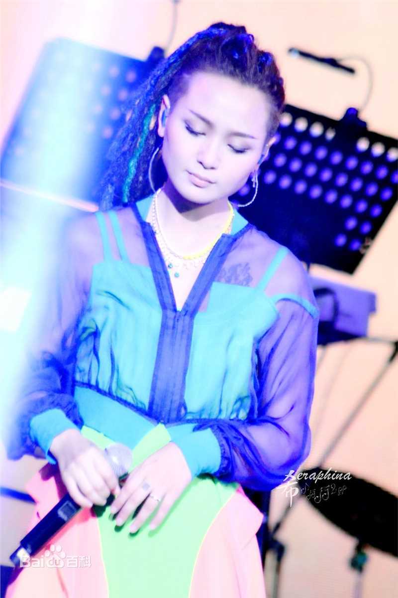 周笔畅(BiBi Zhou)“Unlock”巡回演唱会前后照片