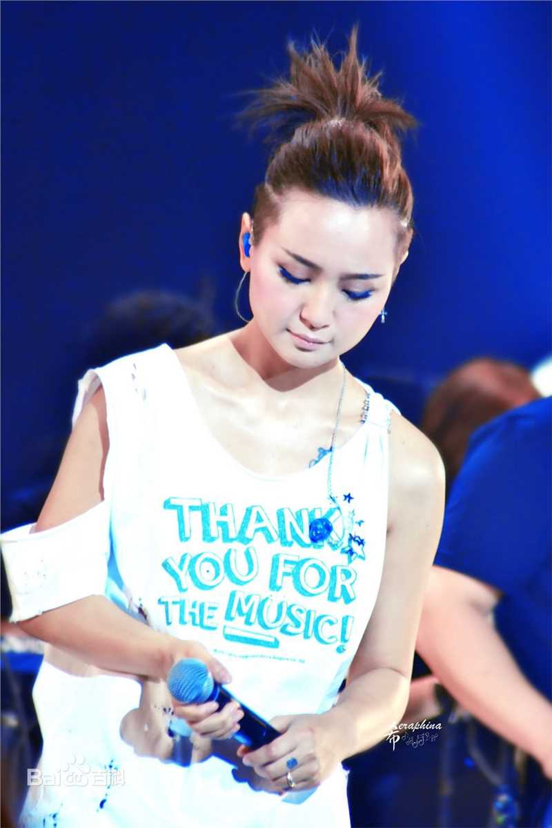 周笔畅(BiBi Zhou)“Unlock”巡回演唱会前后照片