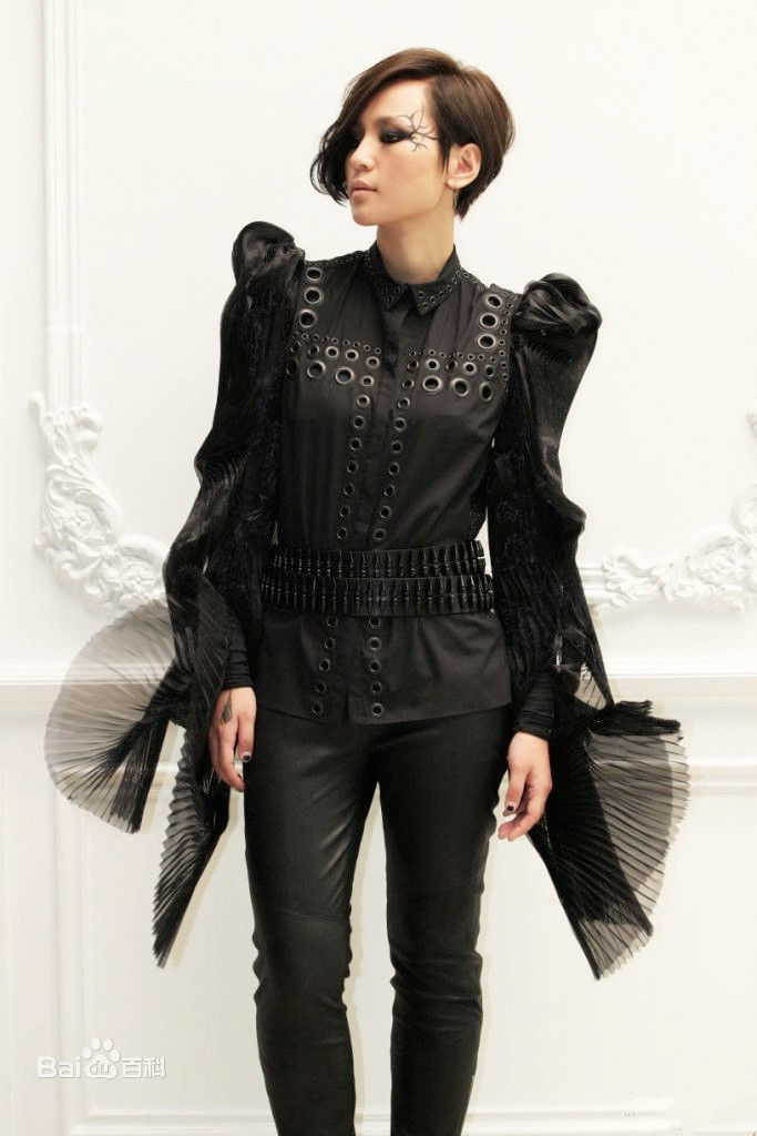 周笔畅(BiBi Zhou)2010-2011专辑宣传照前后照片