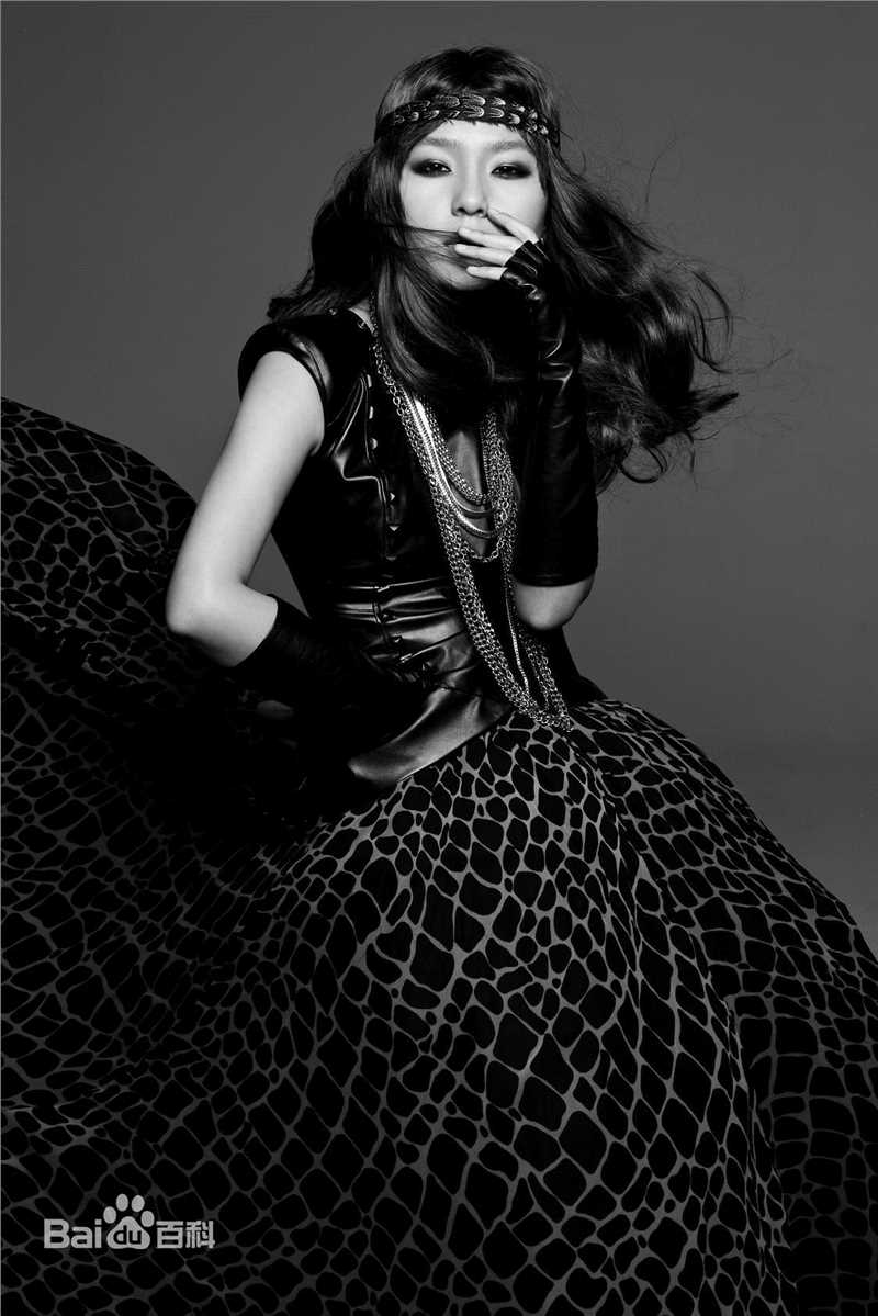 周笔畅(BiBi Zhou)2010-2011专辑宣传照前后照片