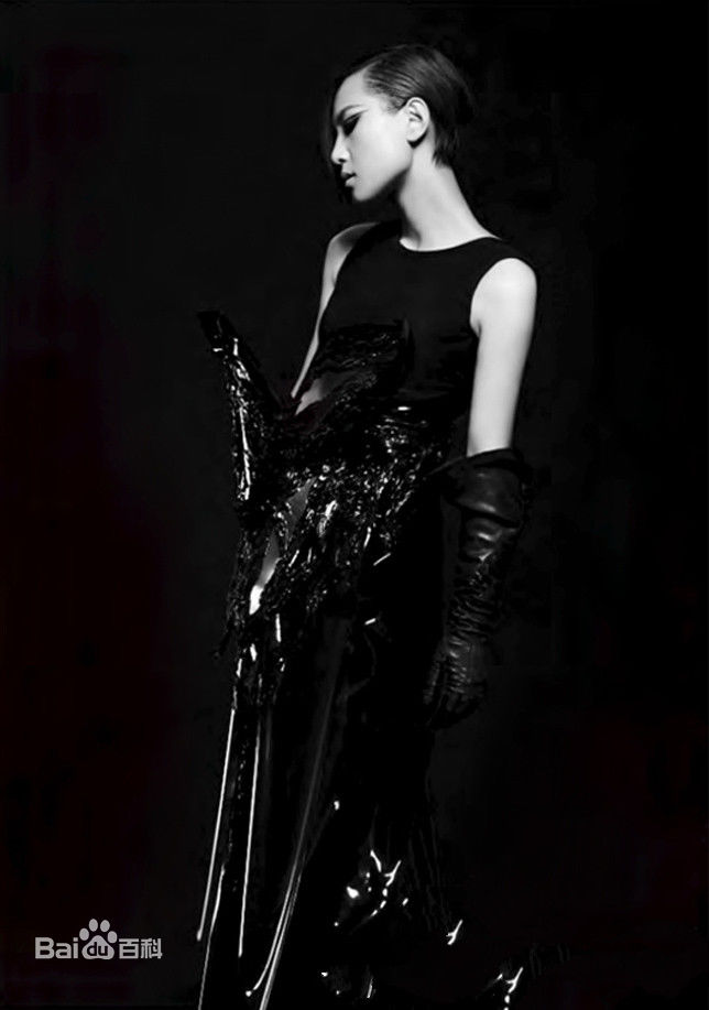 周笔畅(BiBi Zhou)2010-2011专辑宣传照前后照片