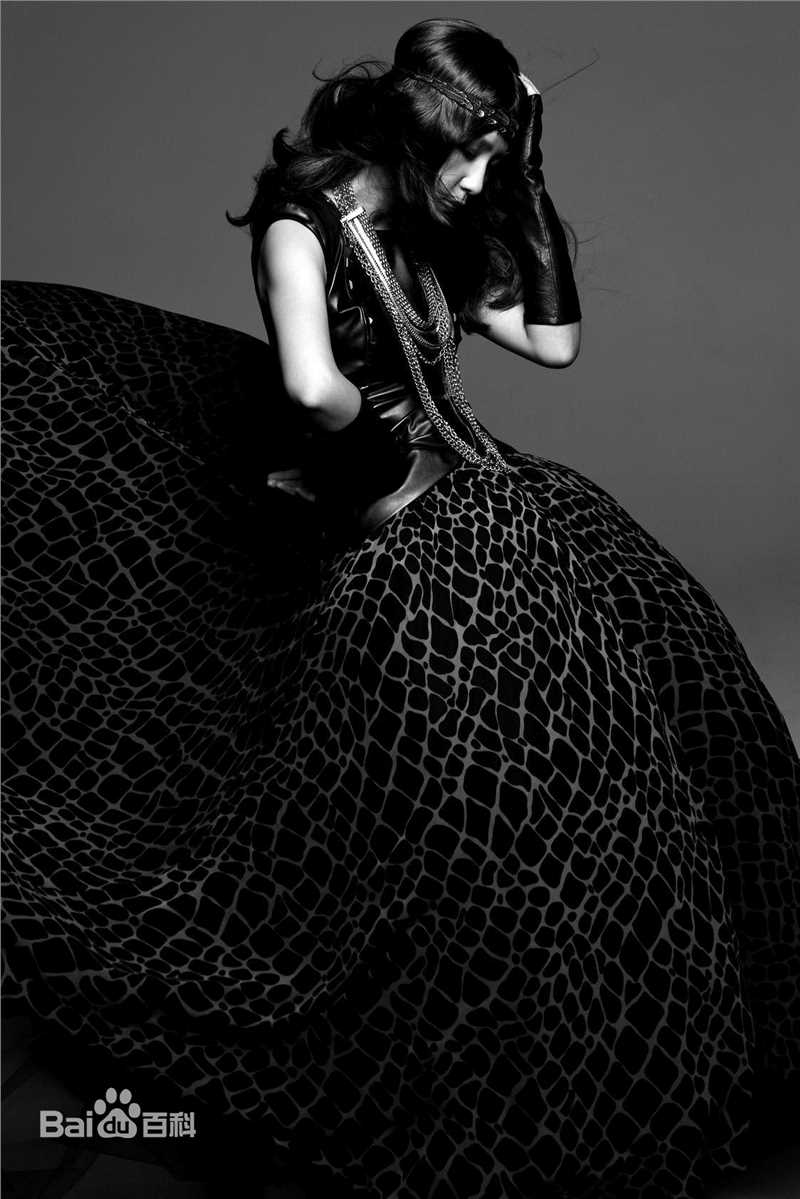 周笔畅(BiBi Zhou)2010-2011专辑宣传照前后照片