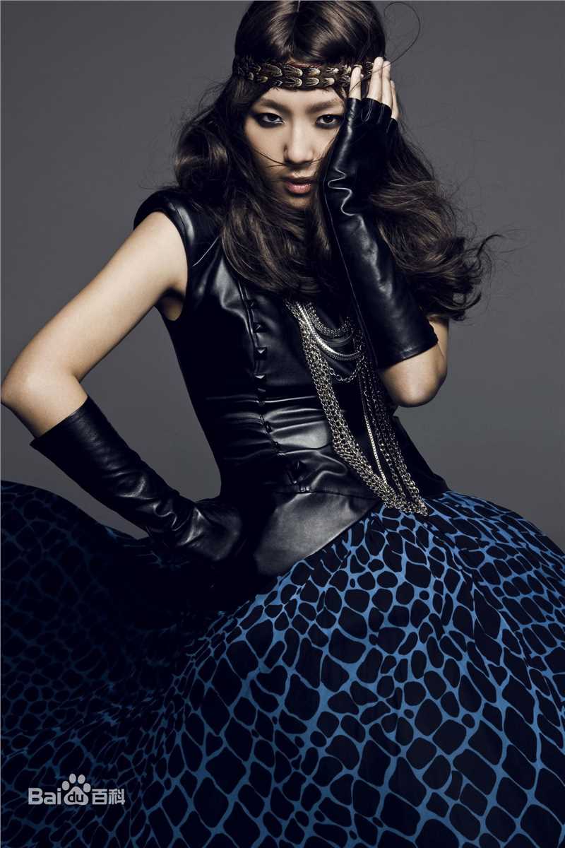 周笔畅(BiBi Zhou)2010-2011专辑宣传照前后照片