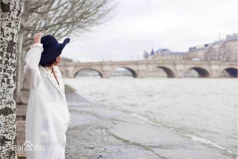 周笔畅(BiBi Zhou)最全法国壁纸