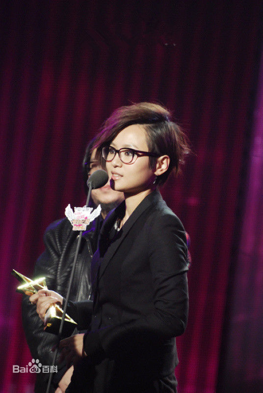周笔畅(BiBi Zhou)颁奖礼获奖集锦生活照相册