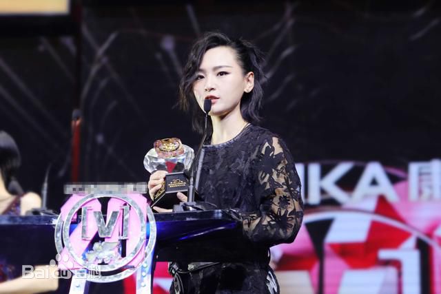 周笔畅(BiBi Zhou)颁奖礼获奖集锦生活照相册