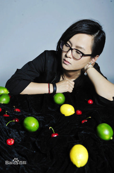 周笔畅(BiBi Zhou)最新各类时尚杂志与大片壁纸