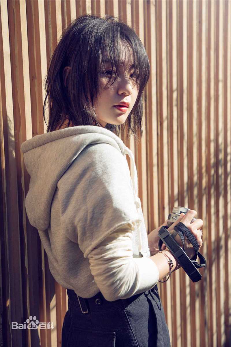 周笔畅(BiBi Zhou)最新各类时尚杂志与大片壁纸
