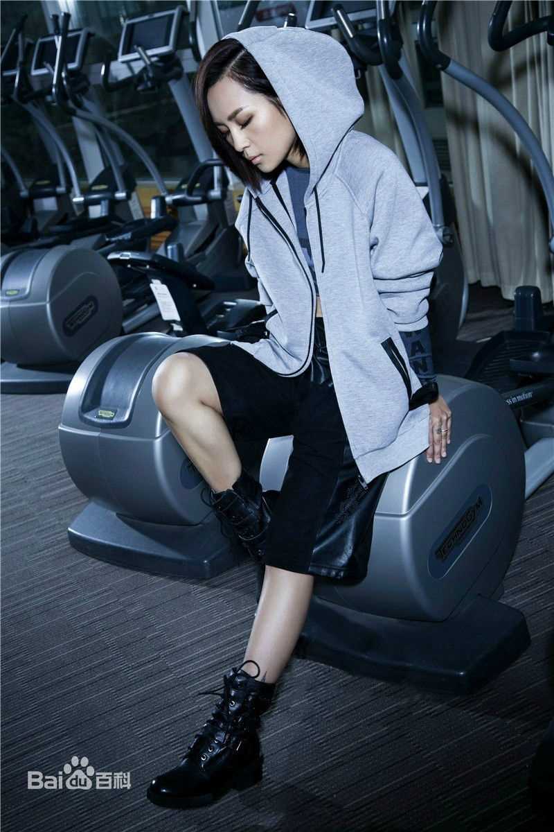 周笔畅(BiBi Zhou)最新各类时尚杂志与大片壁纸