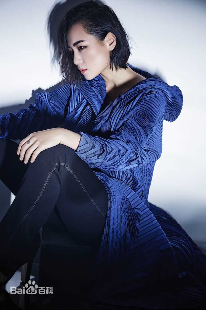 周笔畅(BiBi Zhou)最新各类时尚杂志与大片壁纸