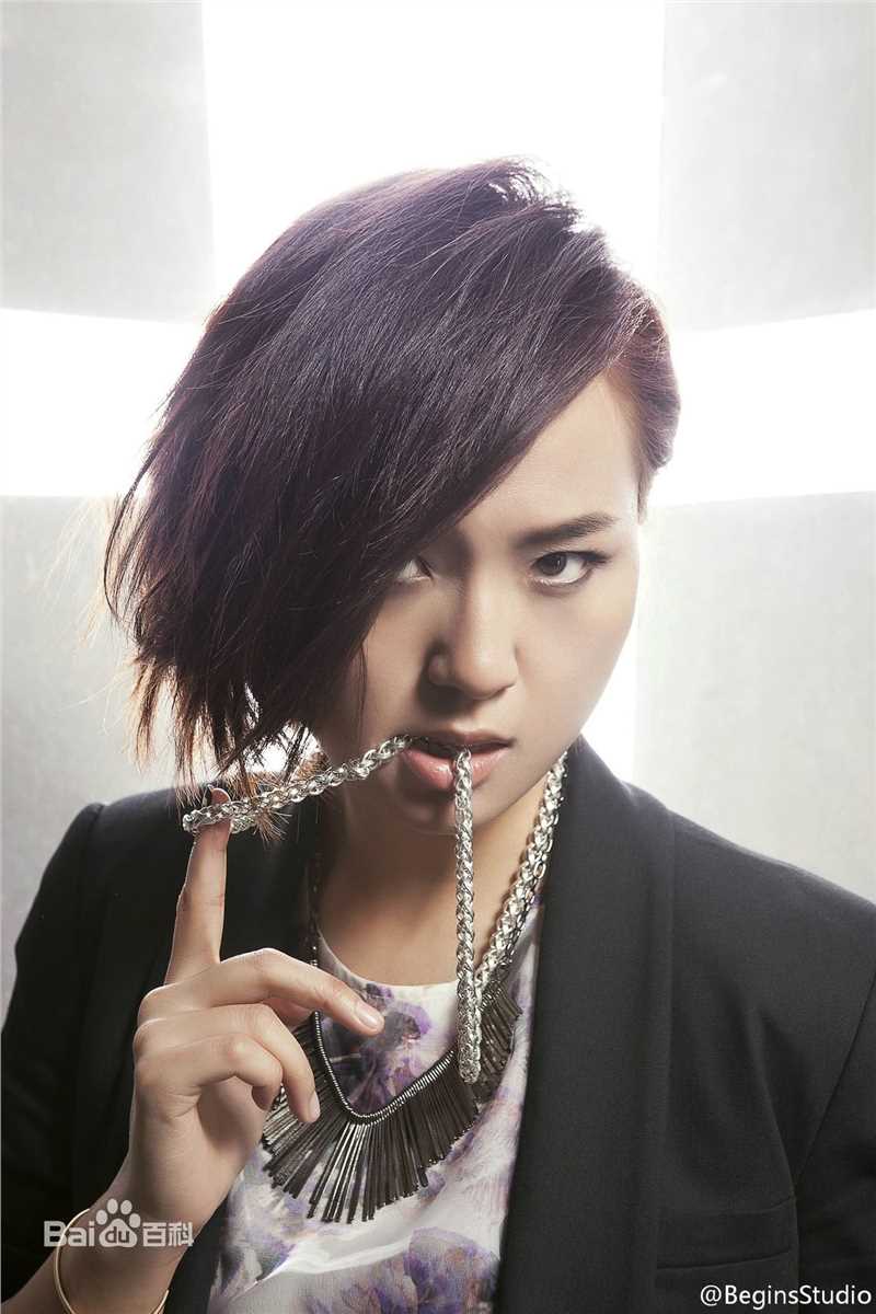 周笔畅(BiBi Zhou)最新各类时尚杂志与大片壁纸