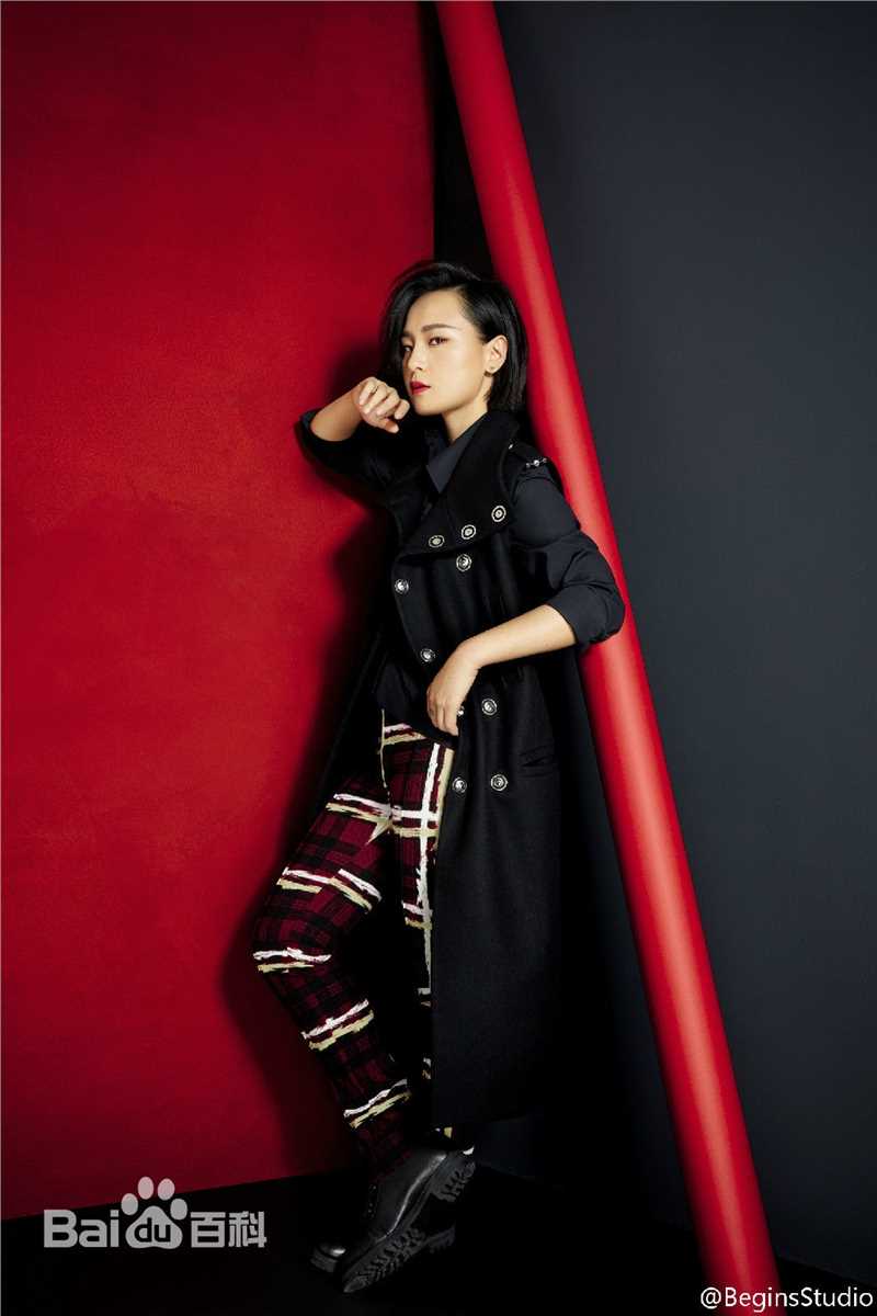 周笔畅(BiBi Zhou)最新各类时尚杂志与大片壁纸