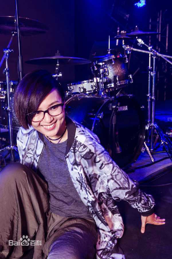 周笔畅(BiBi Zhou)最新各类时尚杂志与大片壁纸