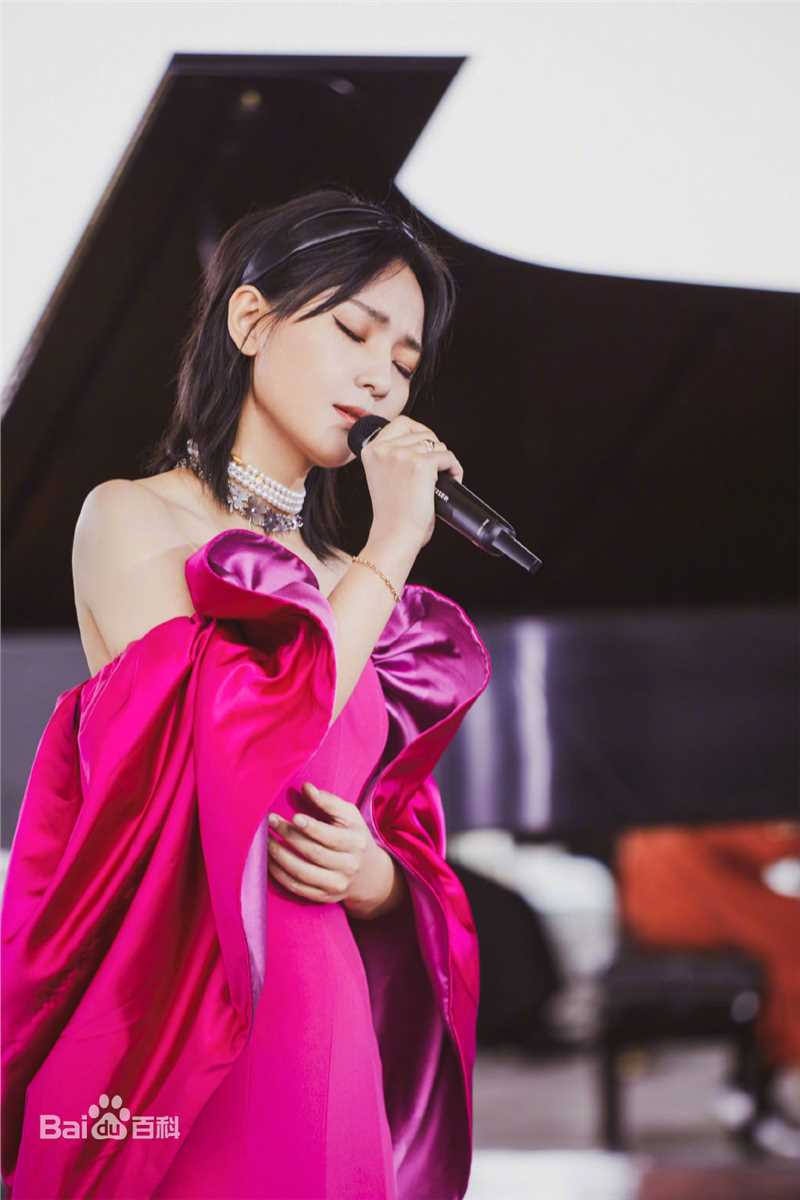 周笔畅(BiBi Zhou)出席各类演出与活动图集壁纸壁纸