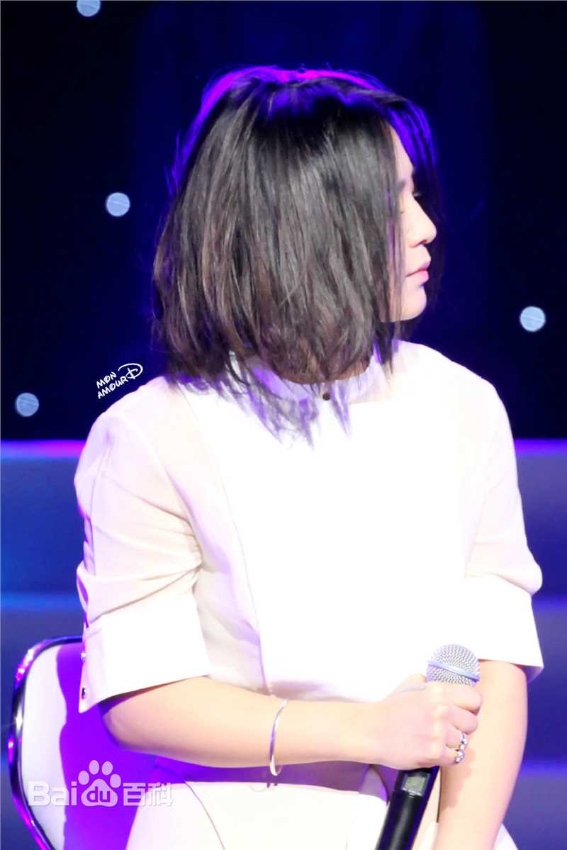 周笔畅(BiBi Zhou)Begins To Love公益音乐会素颜照相册