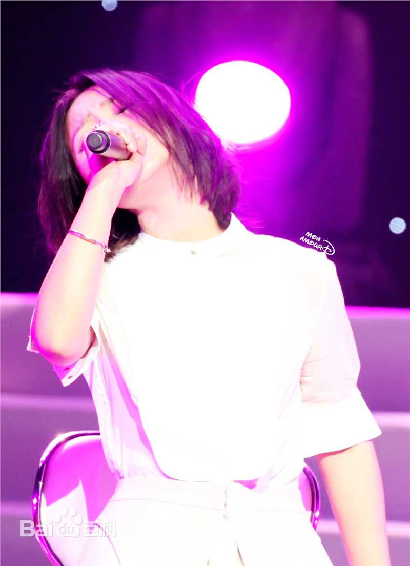 周笔畅(BiBi Zhou)Begins To Love公益音乐会素颜照相册