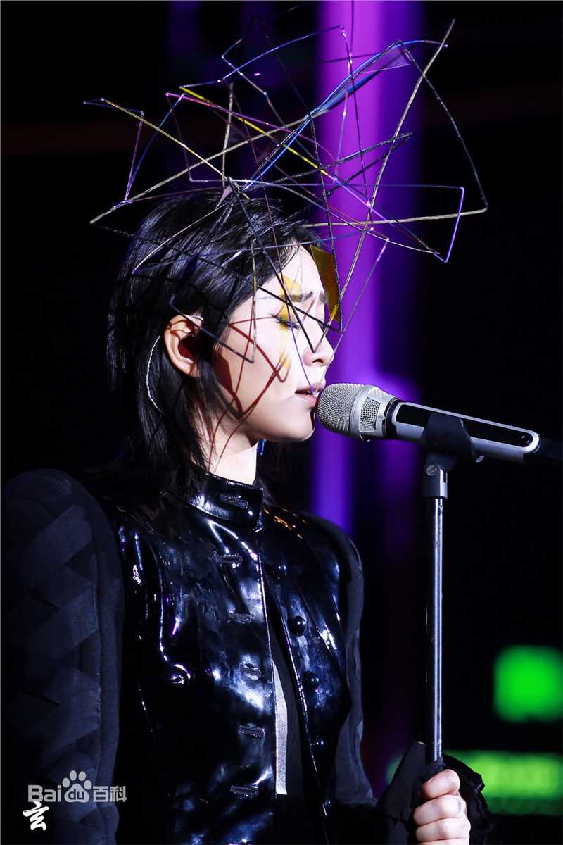 周笔畅(BiBi Zhou)Begins To Love公益音乐会素颜照相册