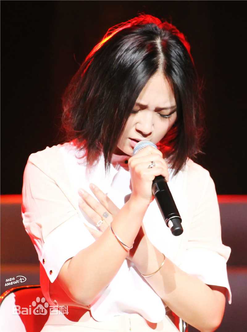 周笔畅(BiBi Zhou)Begins To Love公益音乐会素颜照相册