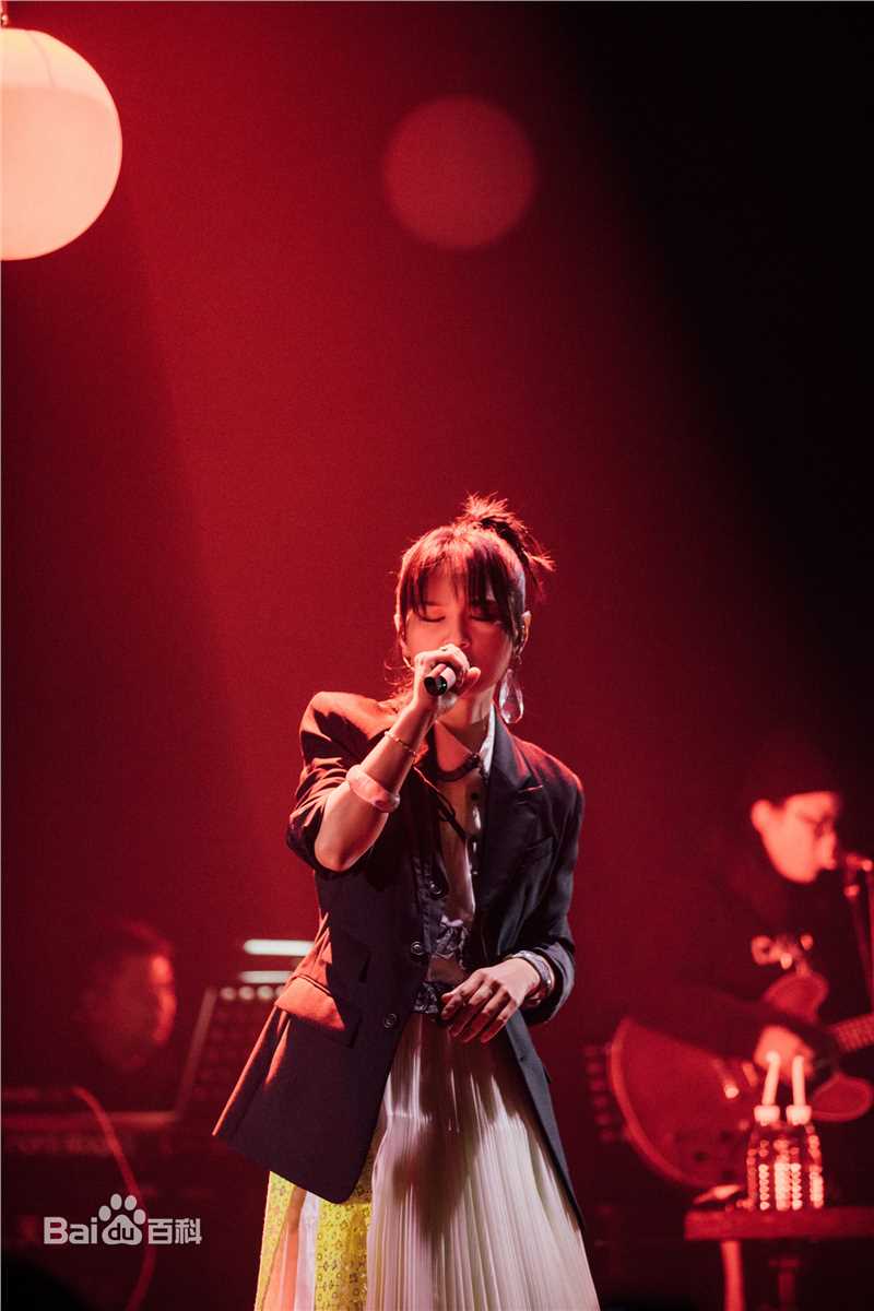 周笔畅(BiBi Zhou)Begins To Love公益音乐会素颜照相册