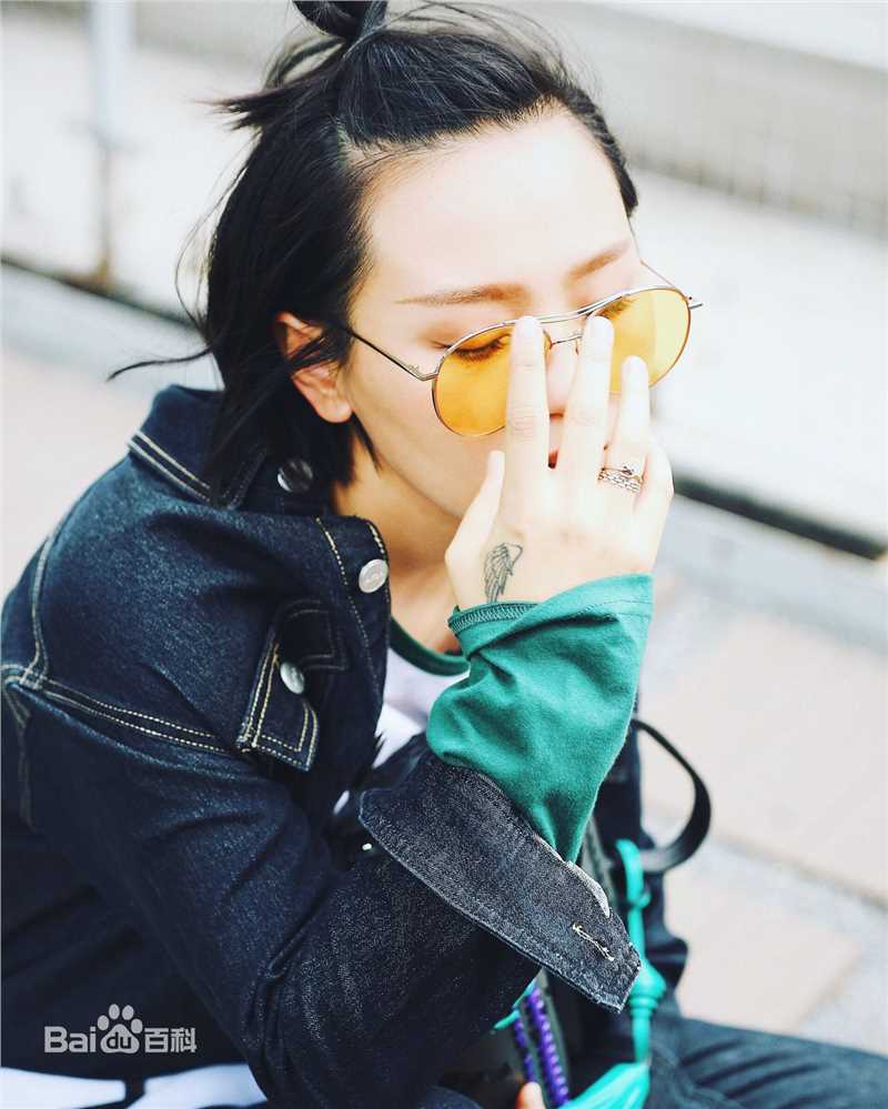 周笔畅(BiBi Zhou)FireBible生活照相册