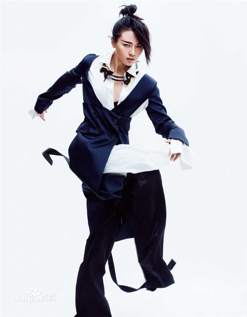 周笔畅(BiBi Zhou)时尚芭莎图片图册