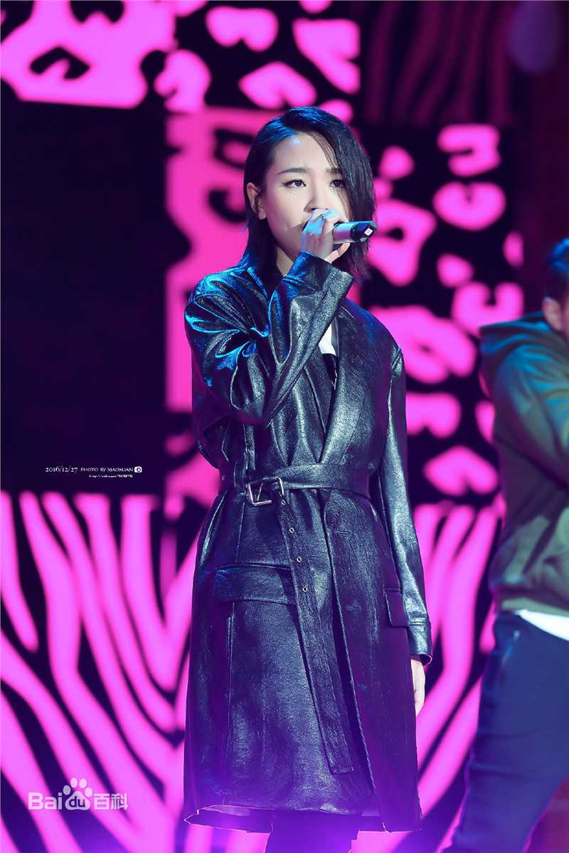 周笔畅(BiBi Zhou)20161227 长沙 天天向上录制图册