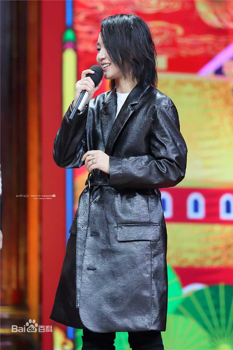 周笔畅(BiBi Zhou)20161227 长沙 天天向上录制图册