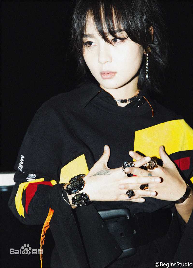 周笔畅(BiBi Zhou)20161231 深圳 湖南卫视跨年演唱会性感图片图集