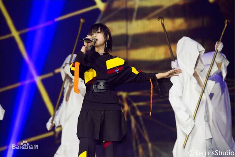 周笔畅(BiBi Zhou)20161231 深圳 湖南卫视跨年演唱会性感图片图集