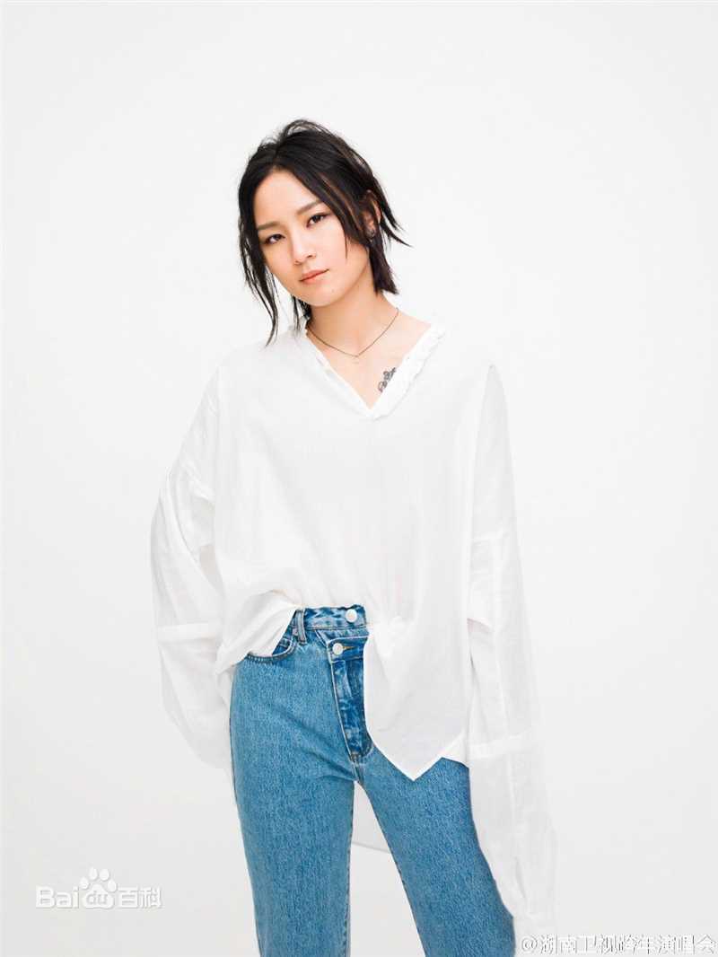 周笔畅(BiBi Zhou)20161231 深圳 湖南卫视跨年演唱会性感图片图集