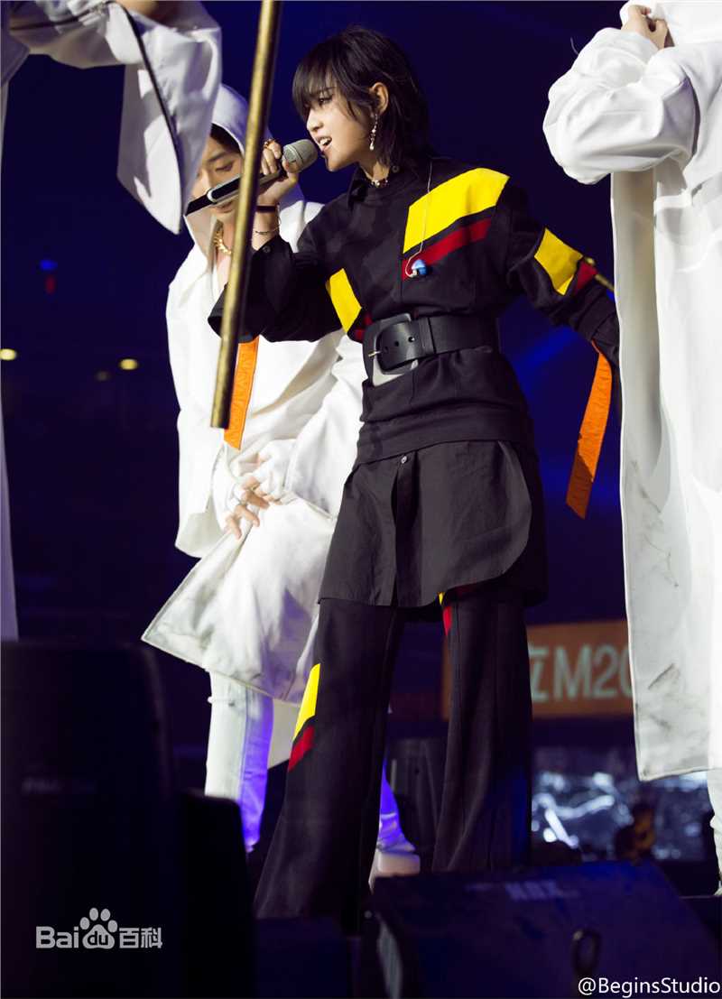 周笔畅(BiBi Zhou)20161231 深圳 湖南卫视跨年演唱会性感图片图集