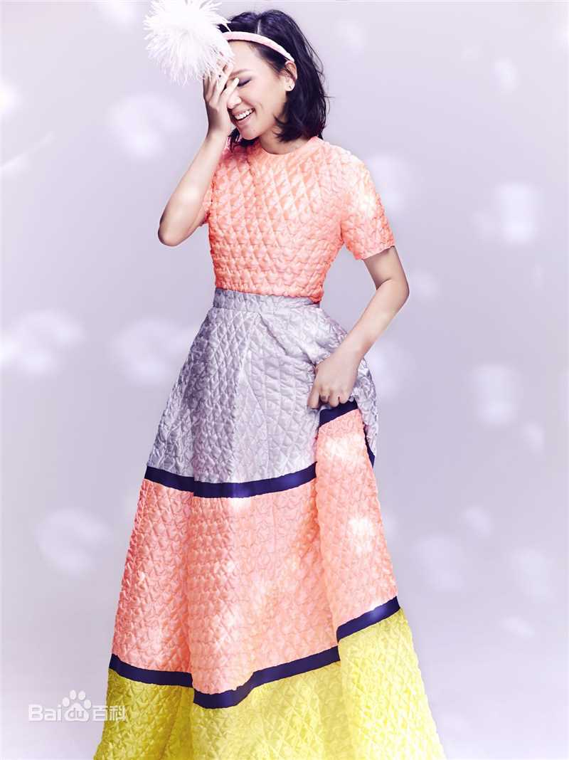 最优质周笔畅(BiBi Zhou)在《翻白眼》系列数字专辑中的相册