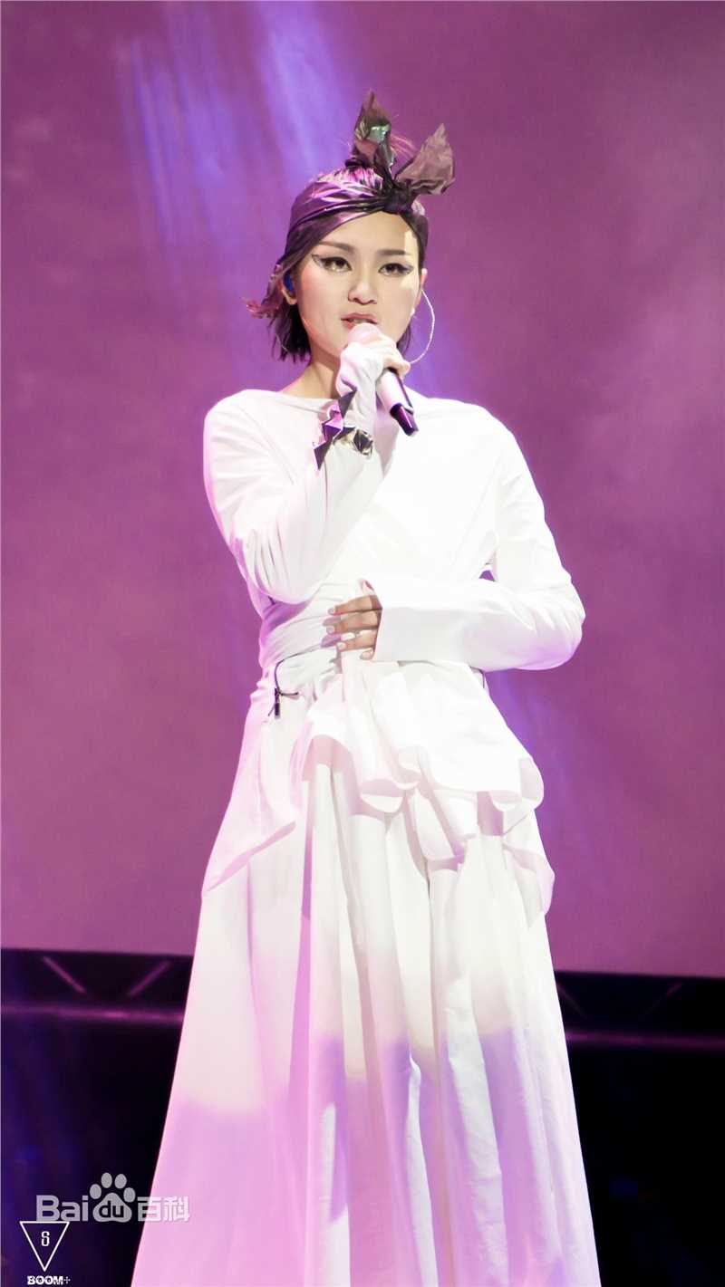 周笔畅(BiBi Zhou)2016BOOM!+北京双场演唱会壁纸壁纸