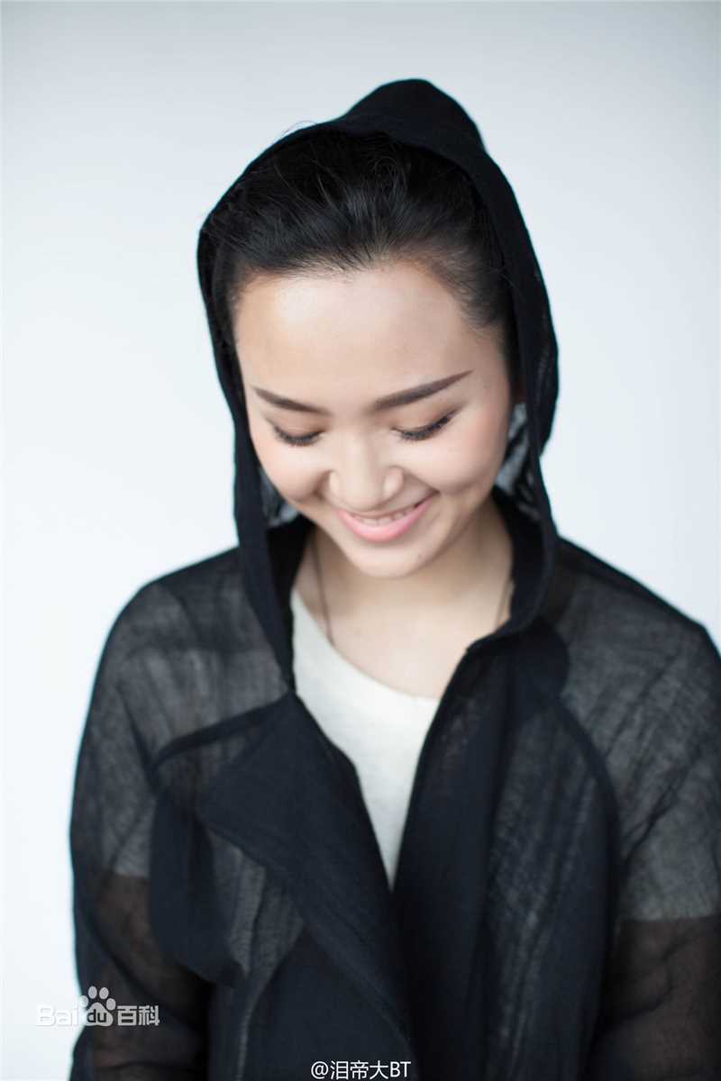 周笔畅(BiBi Zhou)iFASHION周末画报前后照片