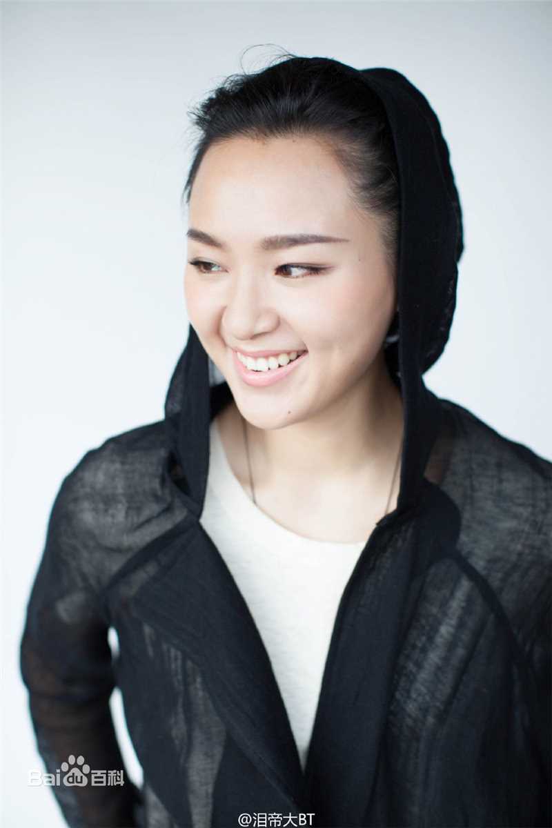 周笔畅(BiBi Zhou)iFASHION周末画报前后照片