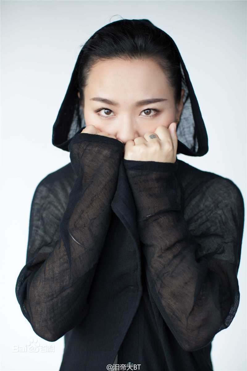 周笔畅(BiBi Zhou)iFASHION周末画报前后照片