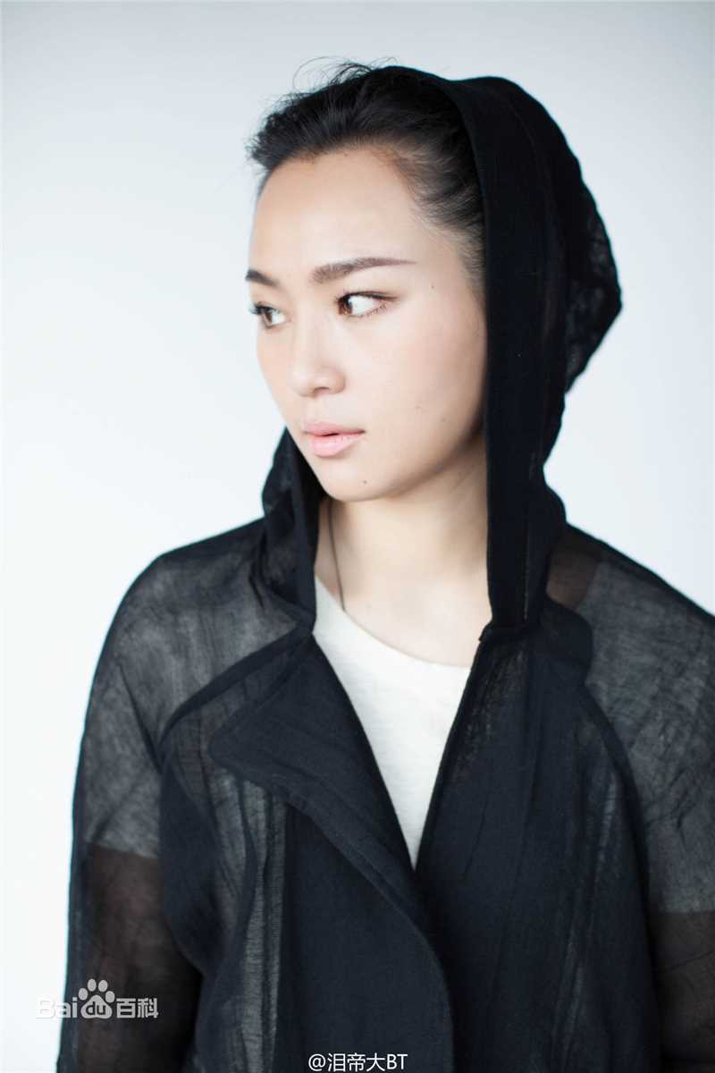 周笔畅(BiBi Zhou)iFASHION周末画报前后照片