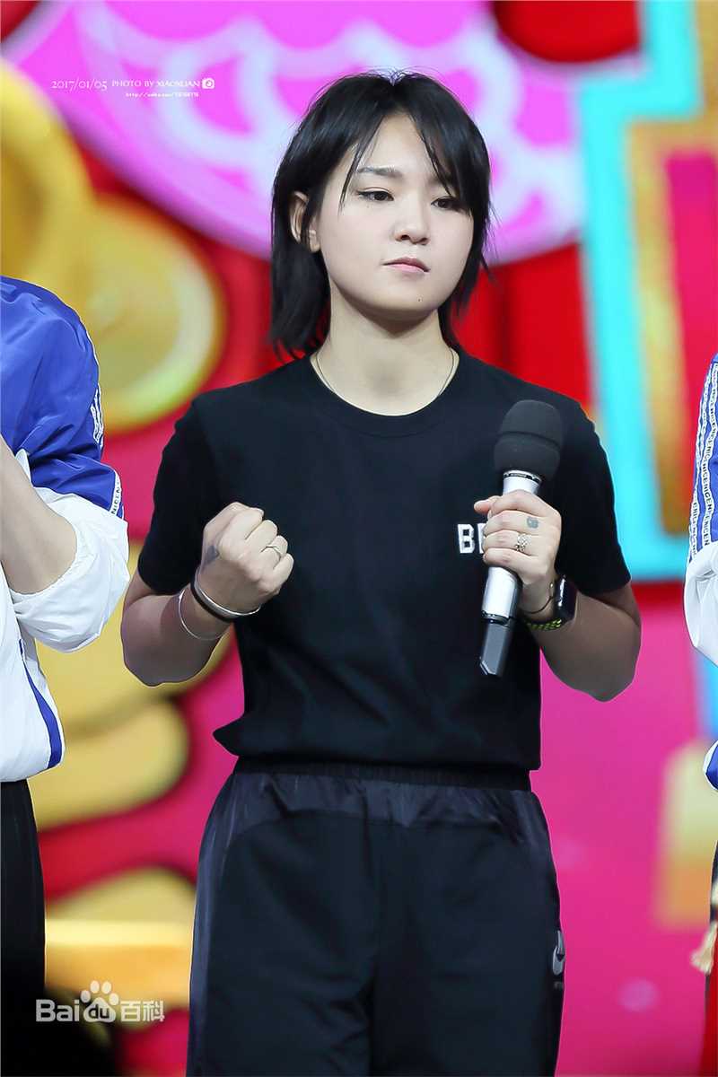 周笔畅(BiBi Zhou)20170105 长沙 快乐大本营录制生活照相册