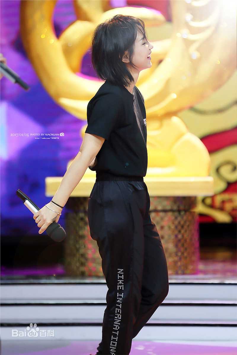 周笔畅(BiBi Zhou)20170105 长沙 快乐大本营录制生活照相册