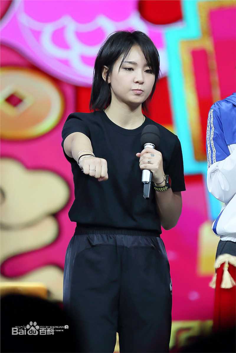 周笔畅(BiBi Zhou)20170105 长沙 快乐大本营录制生活照相册