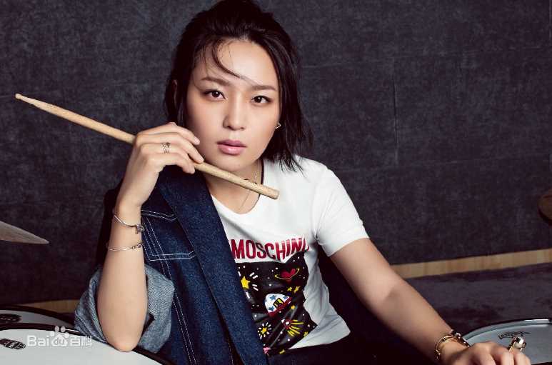 周笔畅(BiBi Zhou)概述图册素颜照相册