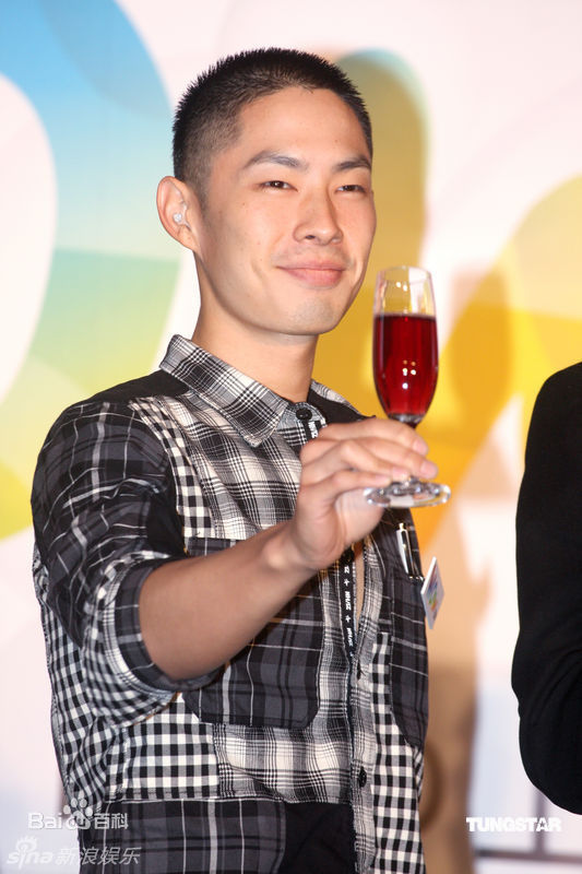 吴建豪(VanNess Wu)广告代言素颜照相册