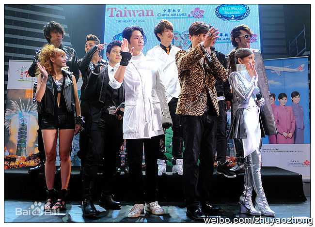 吴建豪(VanNess Wu)慈善活动素颜照壁纸