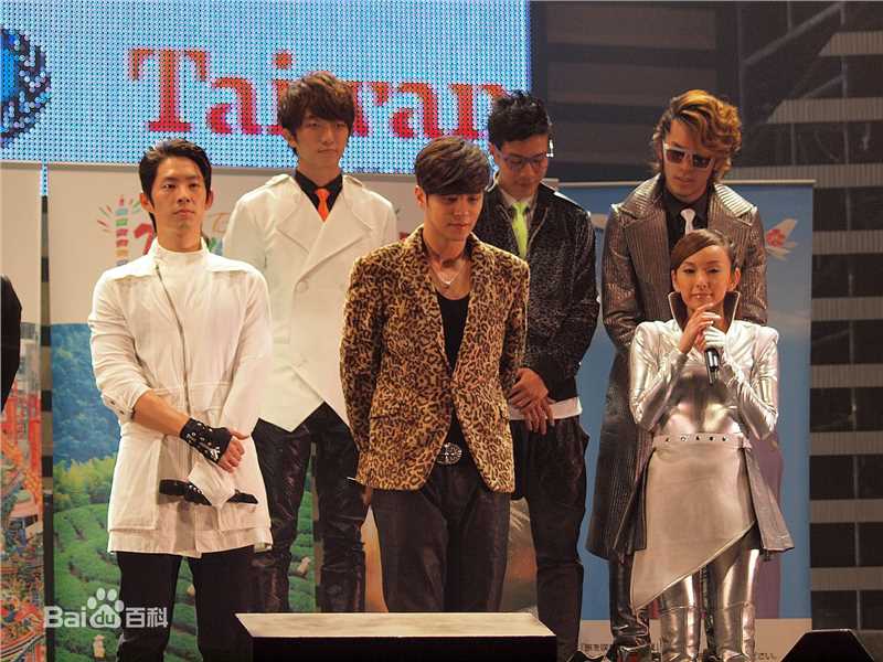 吴建豪(VanNess Wu)慈善活动素颜照壁纸