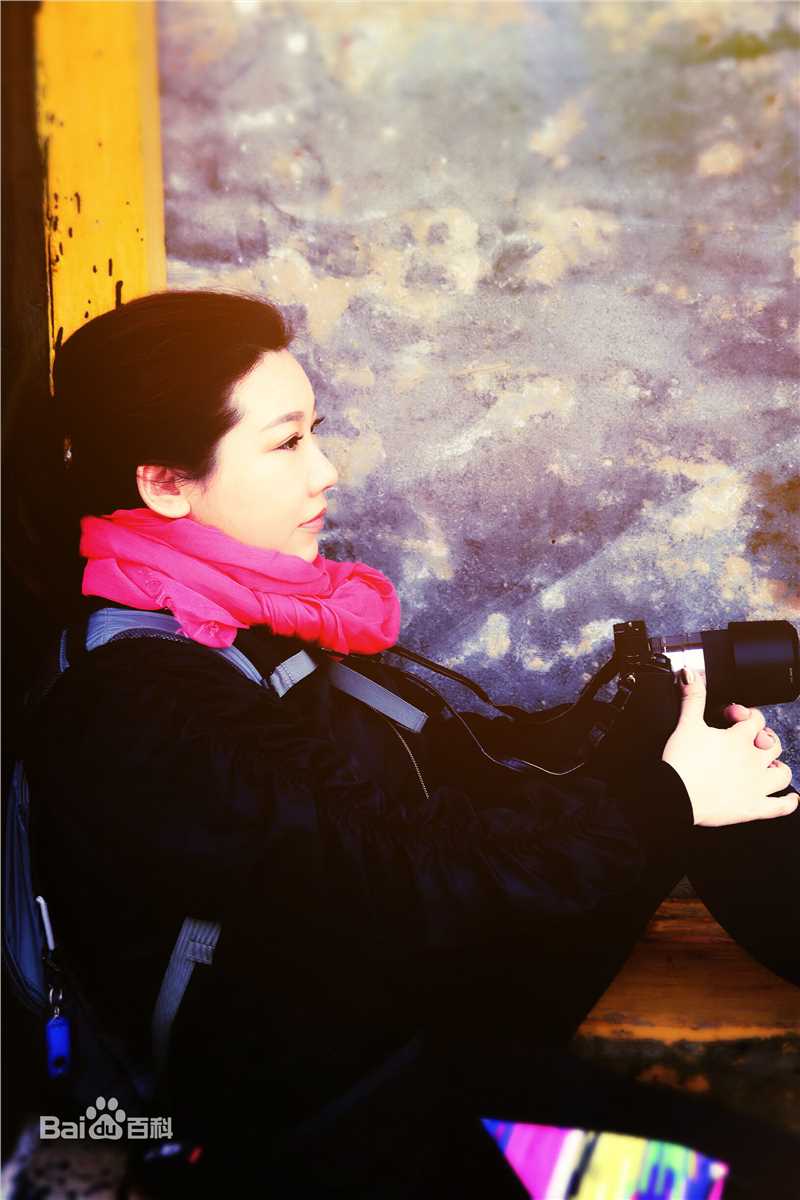 邹佡(Snow Zou)生活照性感图片图集