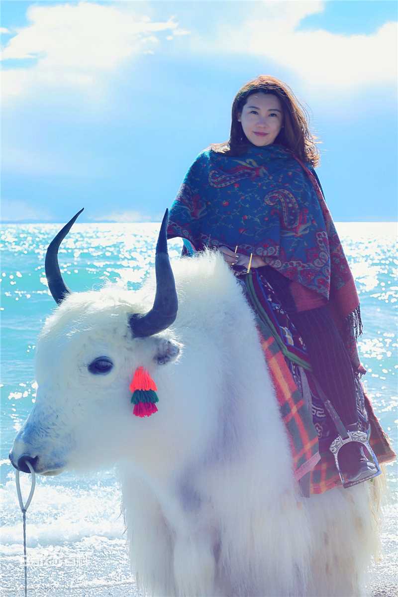 邹佡(Snow Zou)生活照性感图片图集