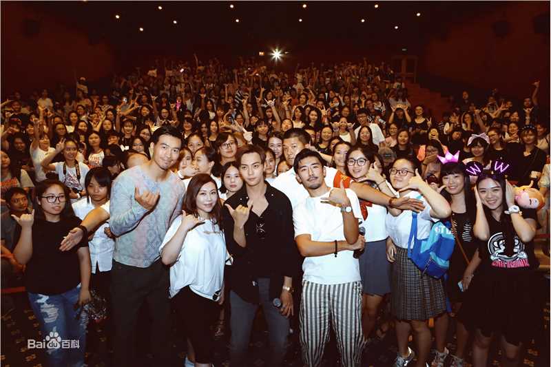 邹佡(Snow Zou)那件疯狂的小事叫爱情素颜照相册